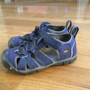 Toddler boys Keen Sandals size 10